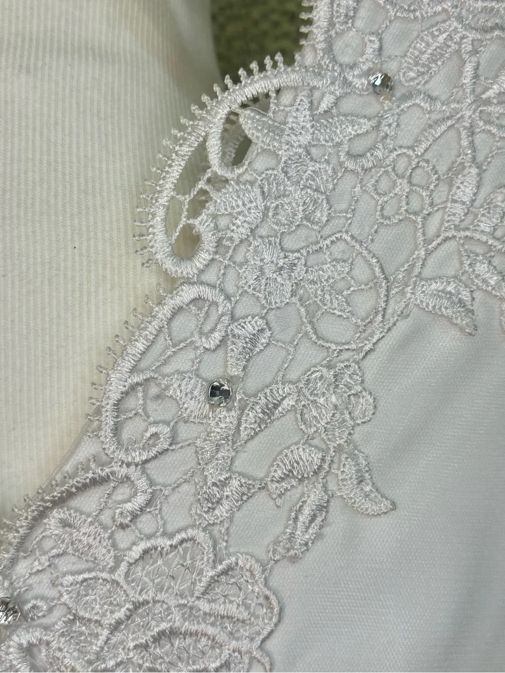Elegant White Lace & Tulle Girls' Formal Dress